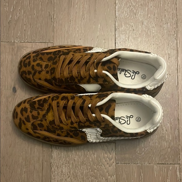 Leopard Print Sneakers with White Details and stitch detail, rubber sole - Picture 5 of 9